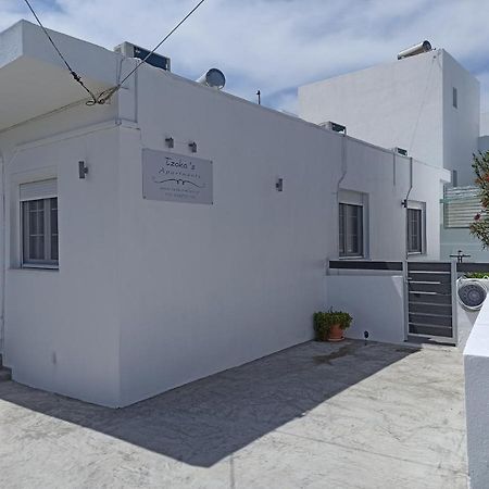 Tzoka'S Apartments Adamantas  Luaran gambar