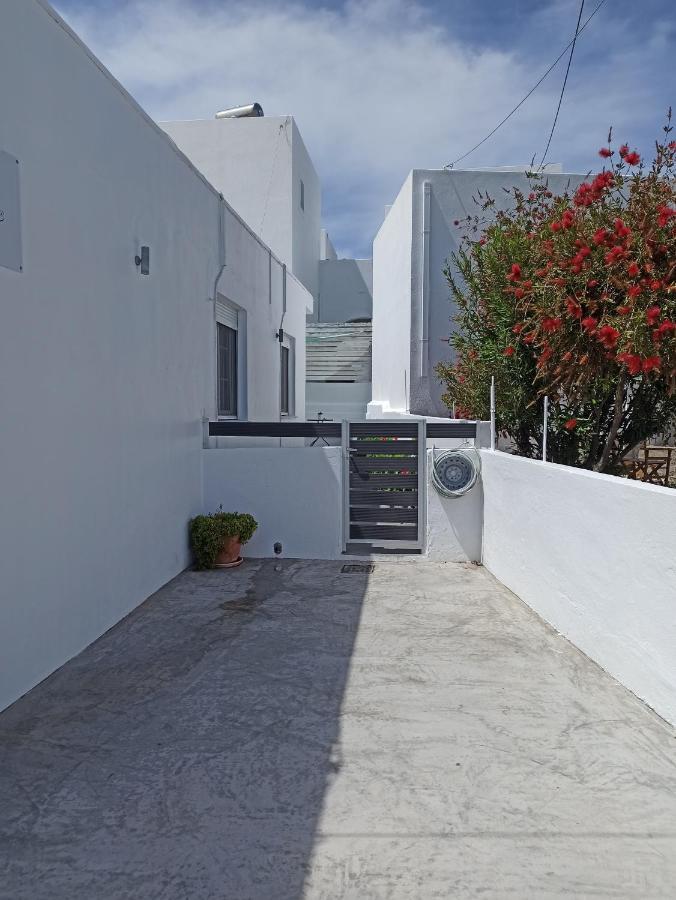 Tzoka'S Apartments Adamantas  Luaran gambar